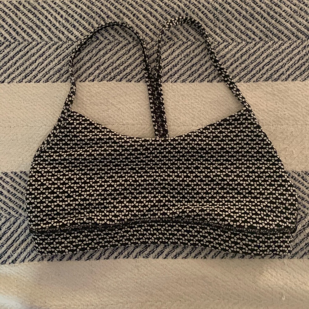Lululemon Flow Y Nulu Sportsbra